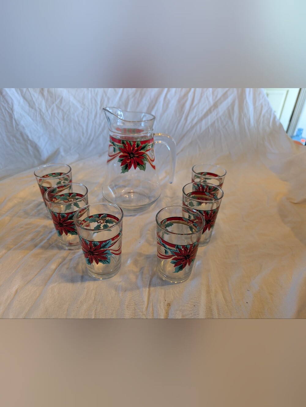 2/120$ Vintage Red & Green Poinsettia Glass Pitcher and 6 Tumblers